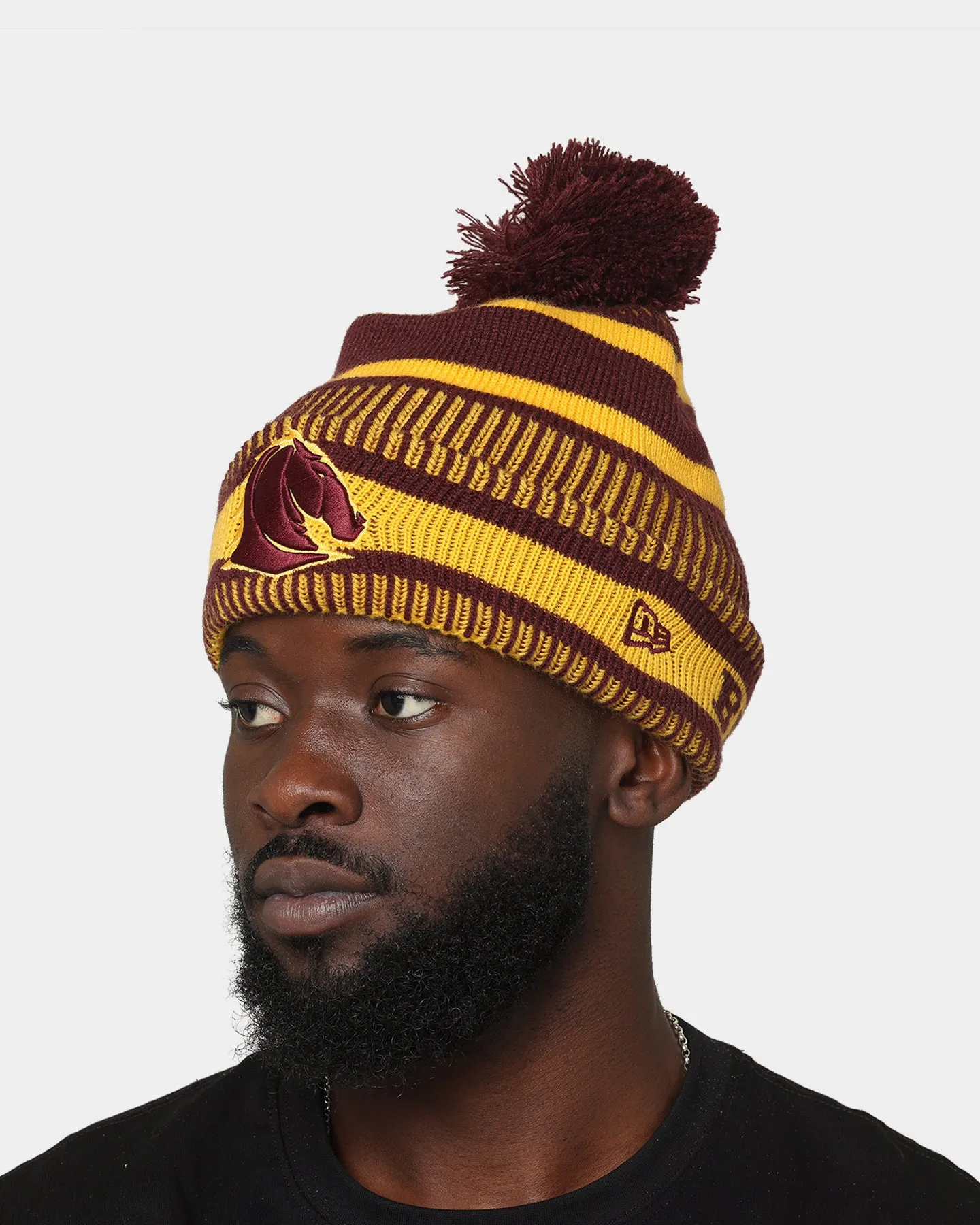 New Era Brisbane Broncos NRL Kick Off 2022 Pom Wordmark Beanie Dark Purple