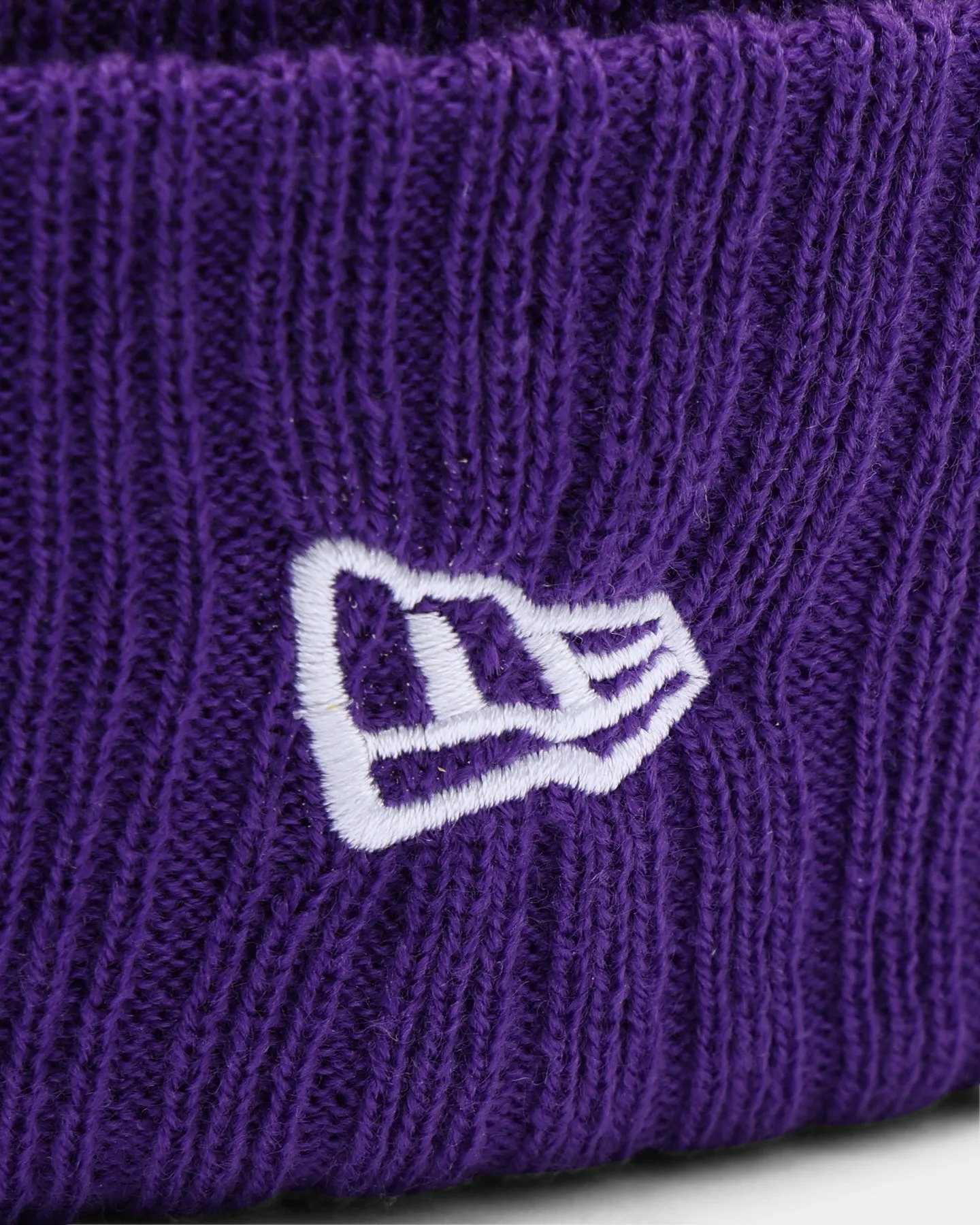 New Era Los Angeles Lakers Team Stripe Script Pom Beanie Team