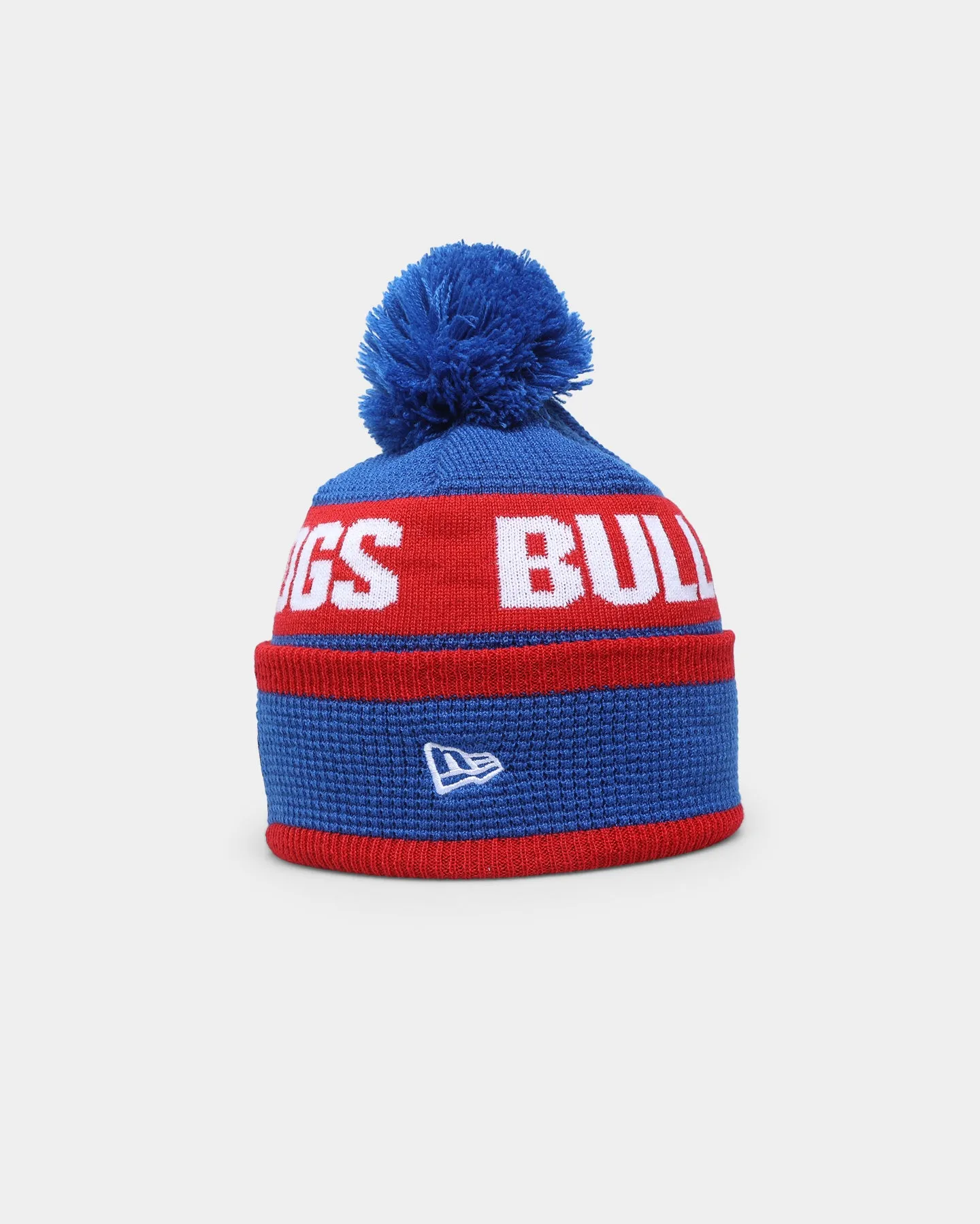 New Era Western Bulldogs AFL Opening Bounce 2022 Pom Waffle Wordmark Beanie Blue