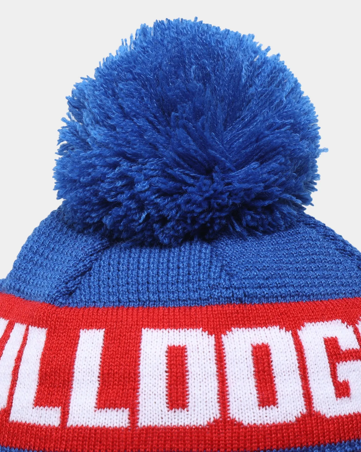 New Era Western Bulldogs AFL Opening Bounce 2022 Pom Waffle Wordmark Beanie Blue