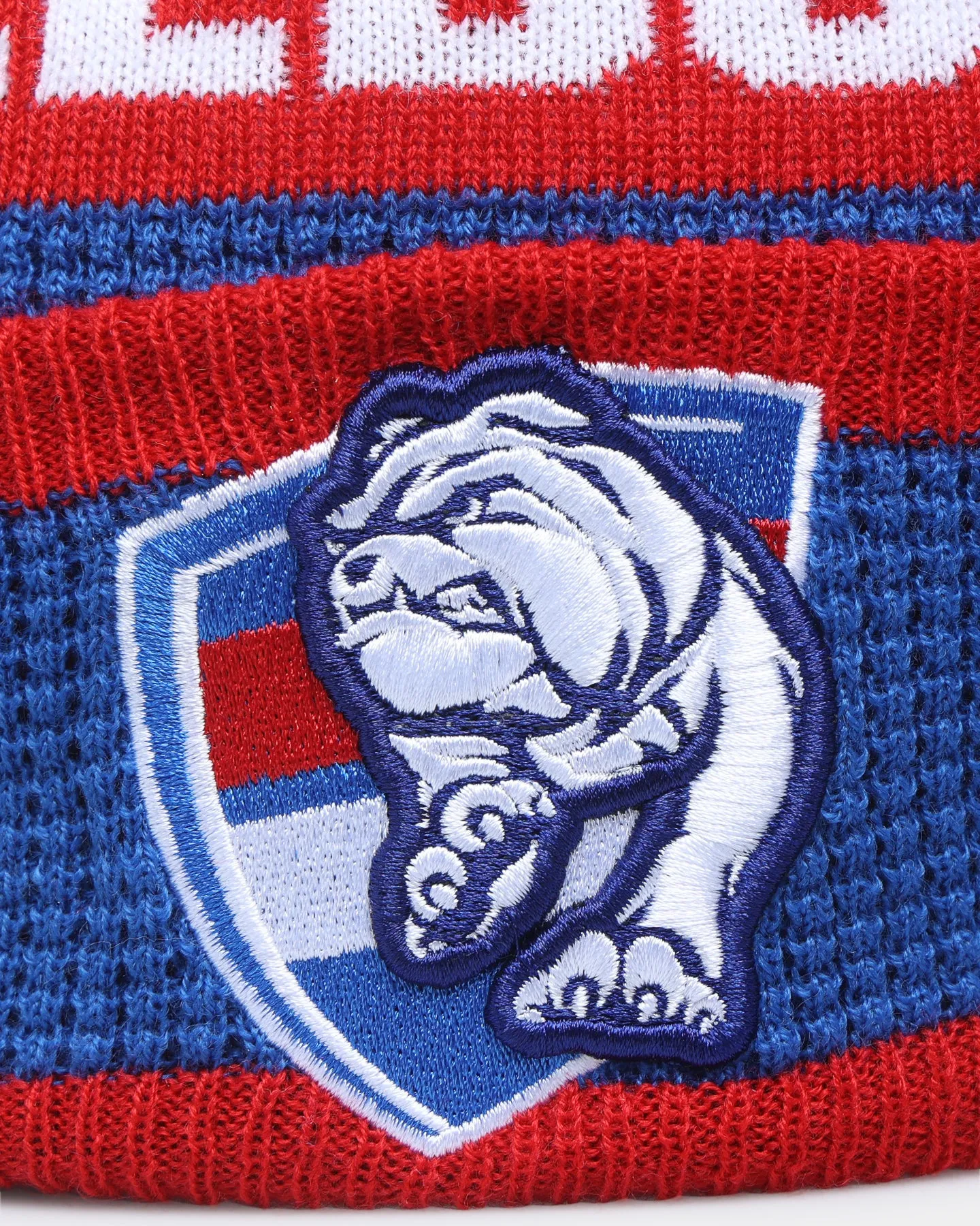 New Era Western Bulldogs AFL Opening Bounce 2022 Pom Waffle Wordmark Beanie Blue